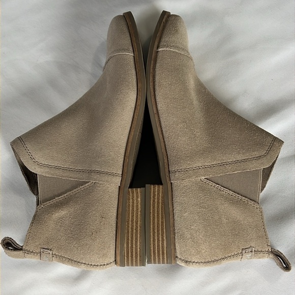 TOMS Reese Tan Suede Ankle Boots - Picture 5 of 8